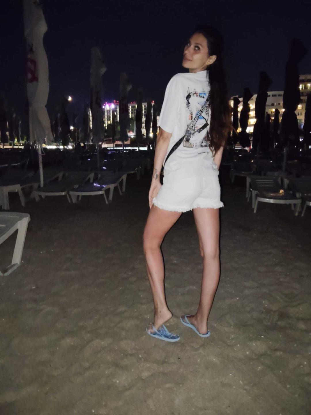 Image of cam model DanaWaw from XloveCam