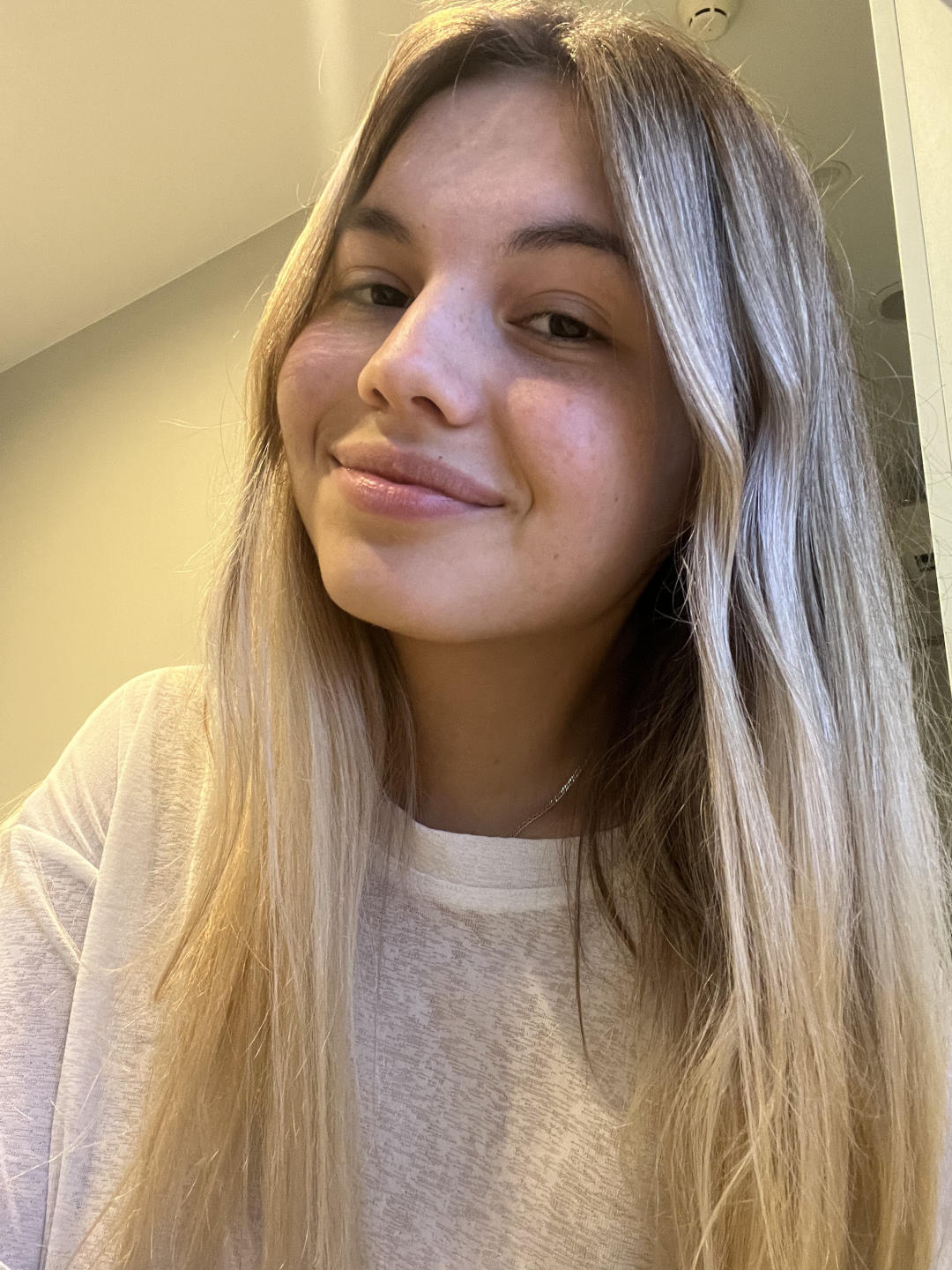 Image of cam model HermineMclaird from XloveCam