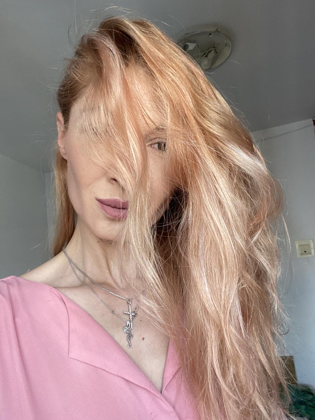 Image of cam model RebelLuna from XloveCam