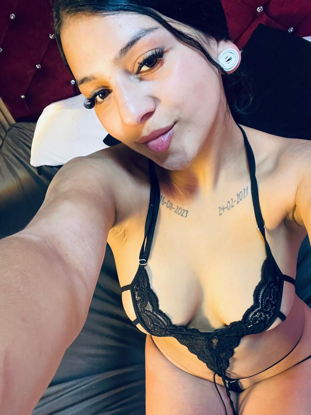 Image of cam model LonxEva from XloveCam