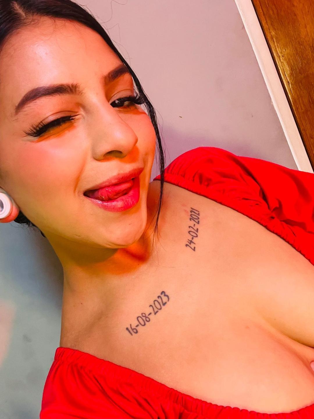 Image of cam model LonxEva from XloveCam