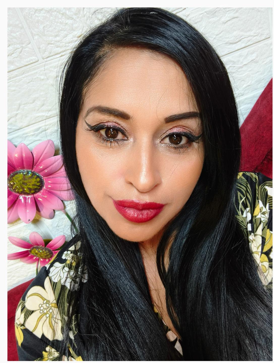 Image of cam model Apasion from XloveCam
