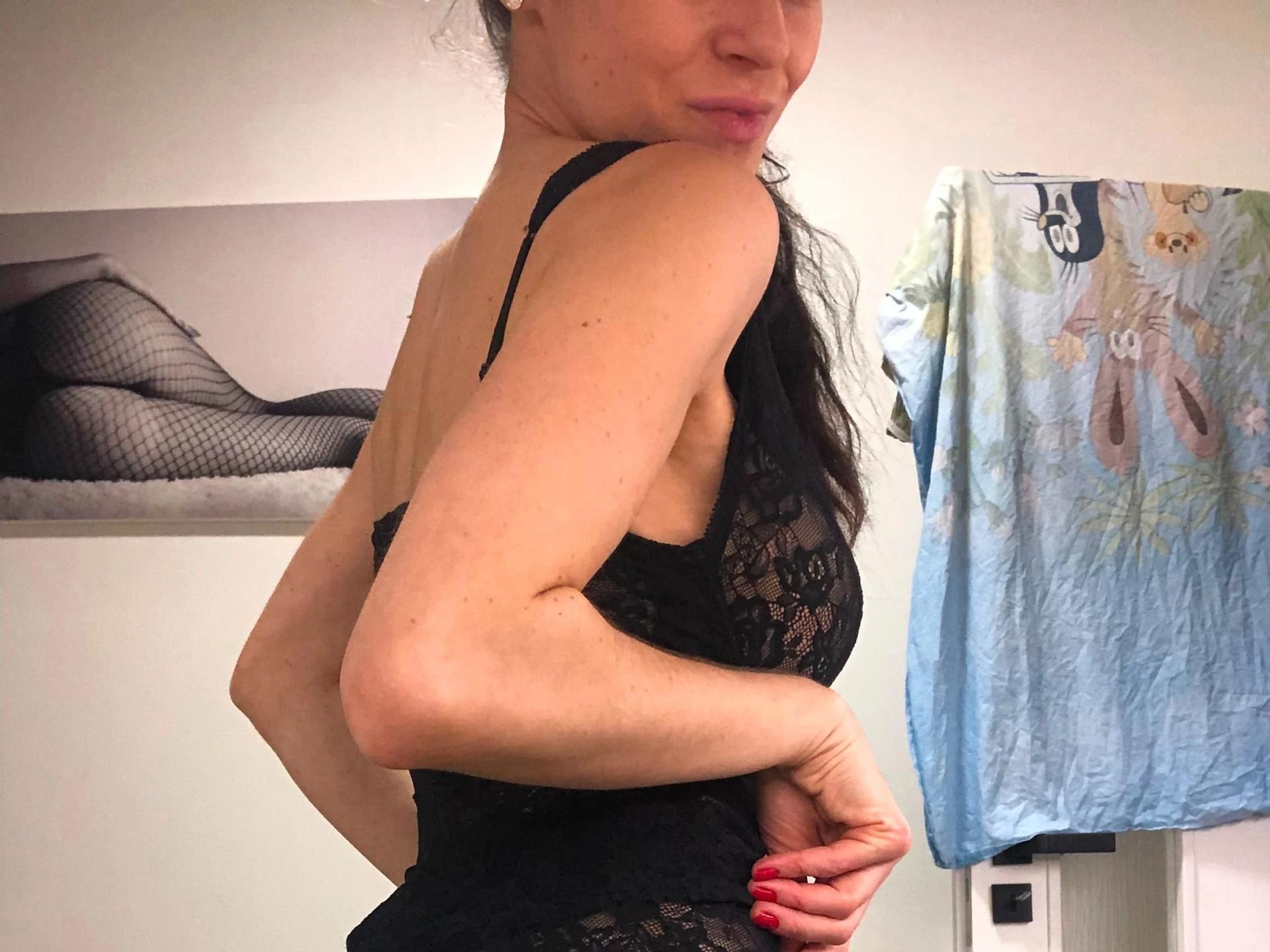 Image of cam model LucyScott-hot from XloveCam