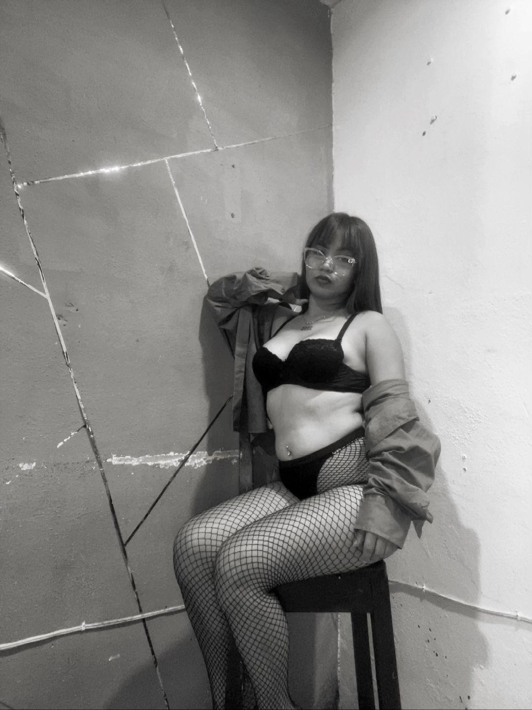 Image of cam model CatalinaSexHot from XloveCam