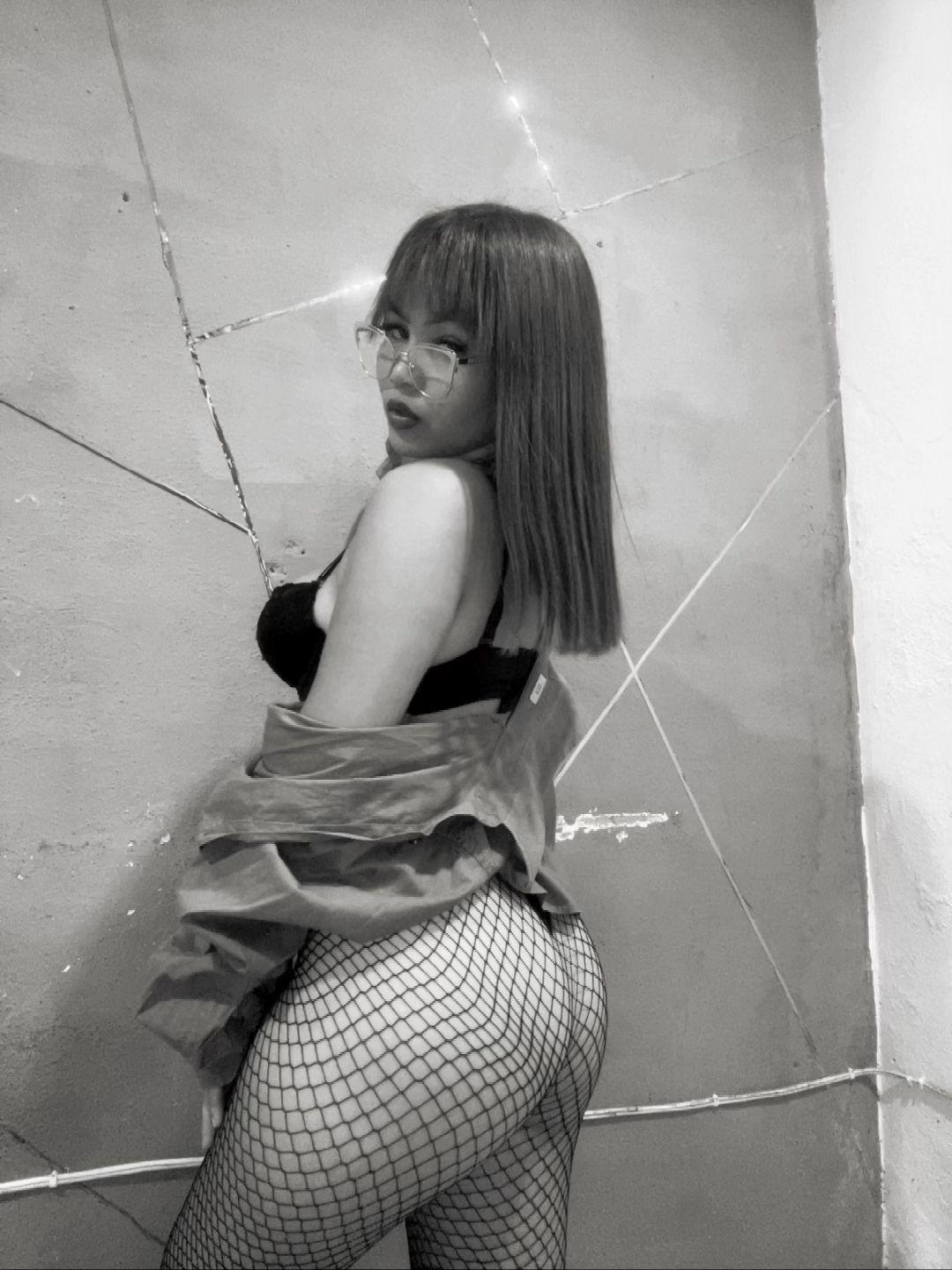 Image of cam model CatalinaSexHot from XloveCam