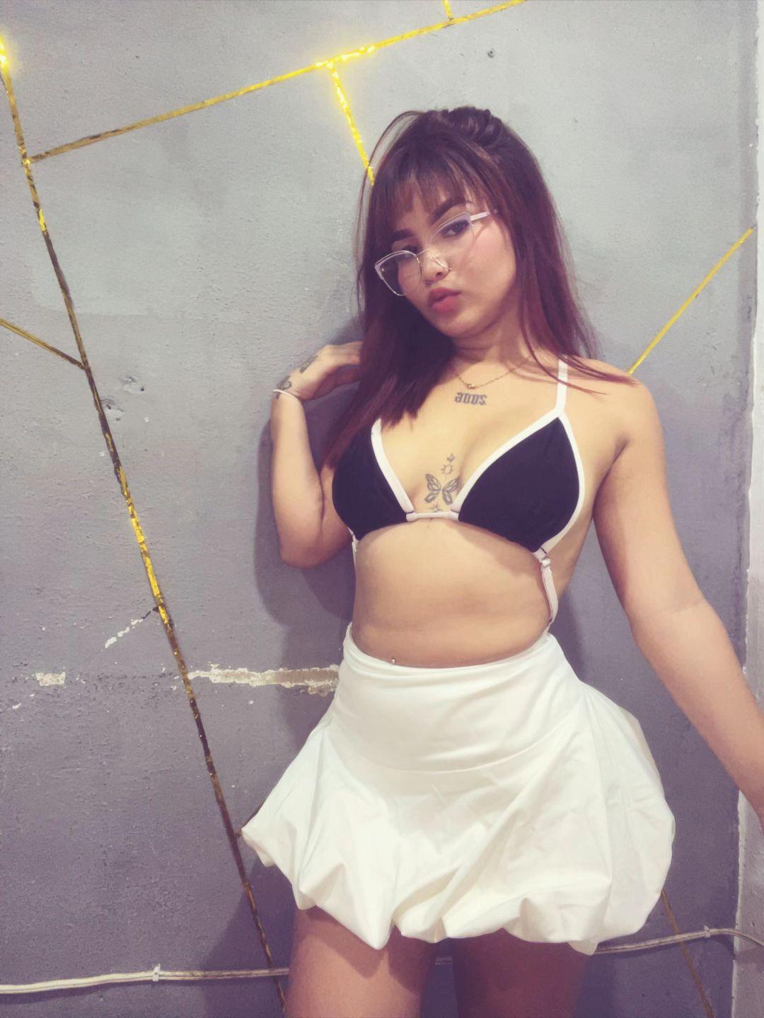 Image of cam model CatalinaSexHot from XloveCam