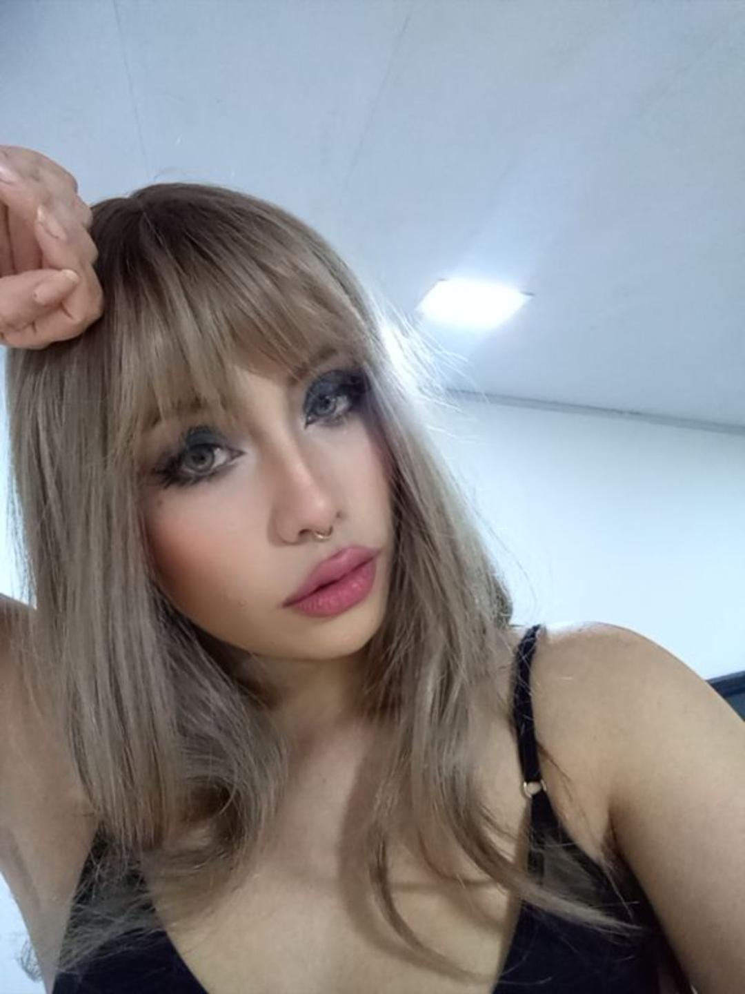 Image of cam model Ilaynna from XloveCam