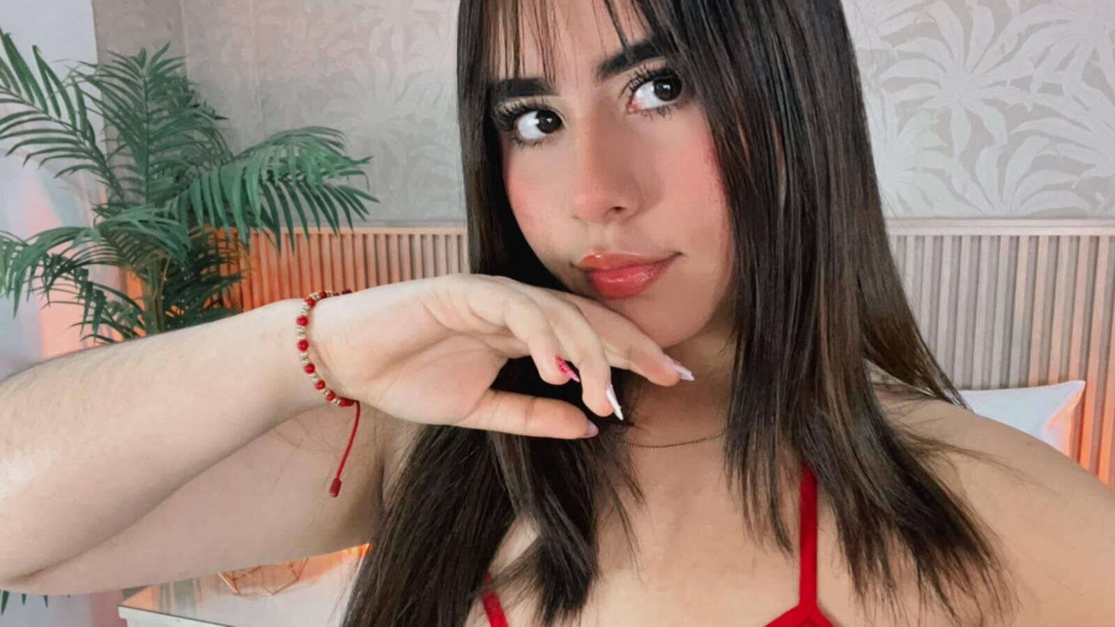 Image of cam model OliviaSanda from XloveCam