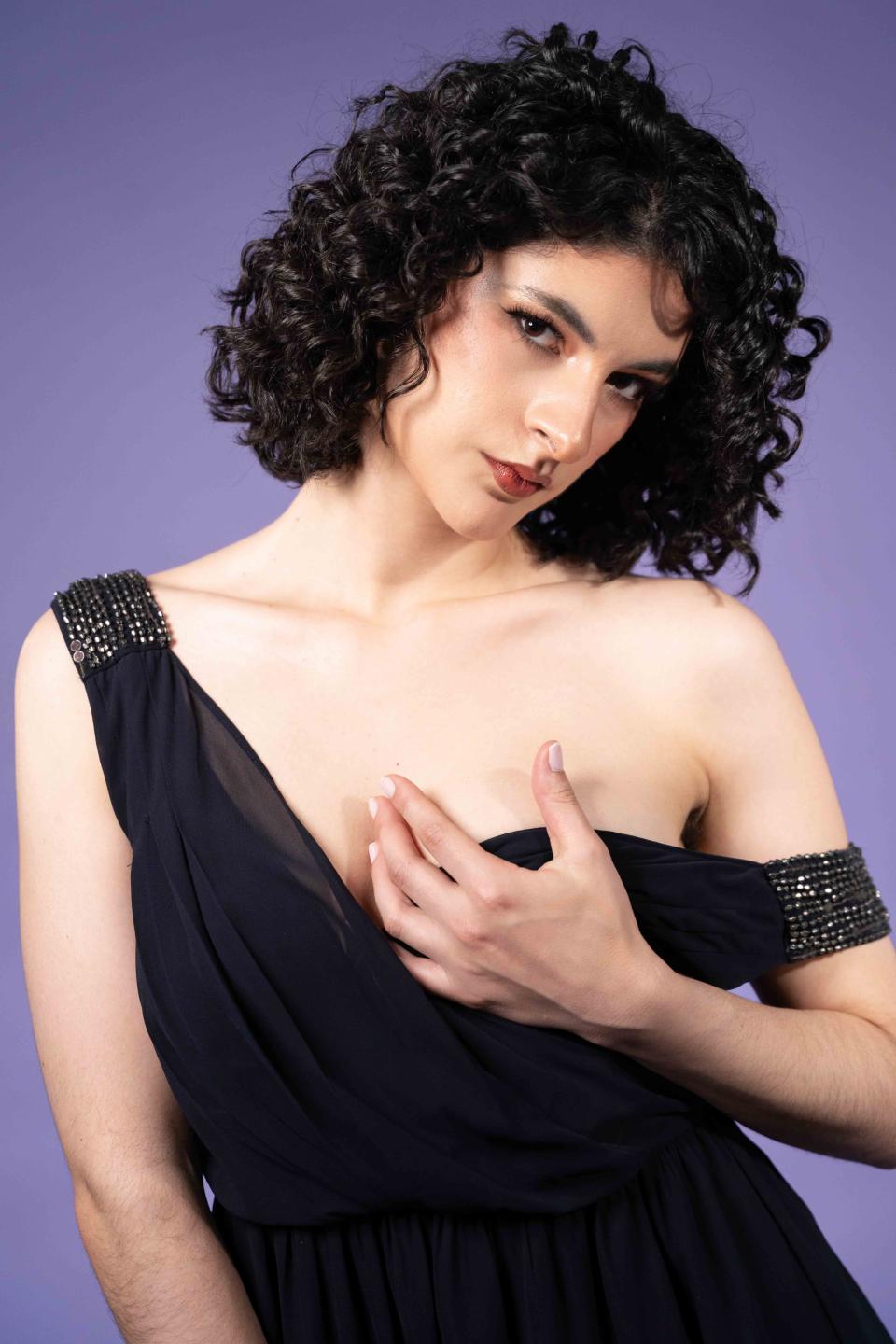 Image of cam model RoxyGraff from XloveCam