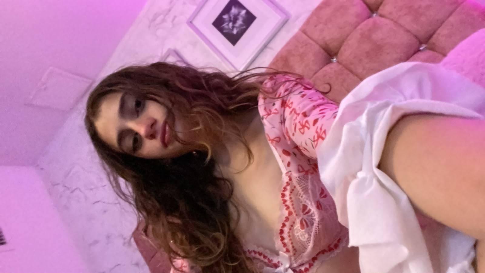 Image of cam model KatalinaLaurent from XloveCam