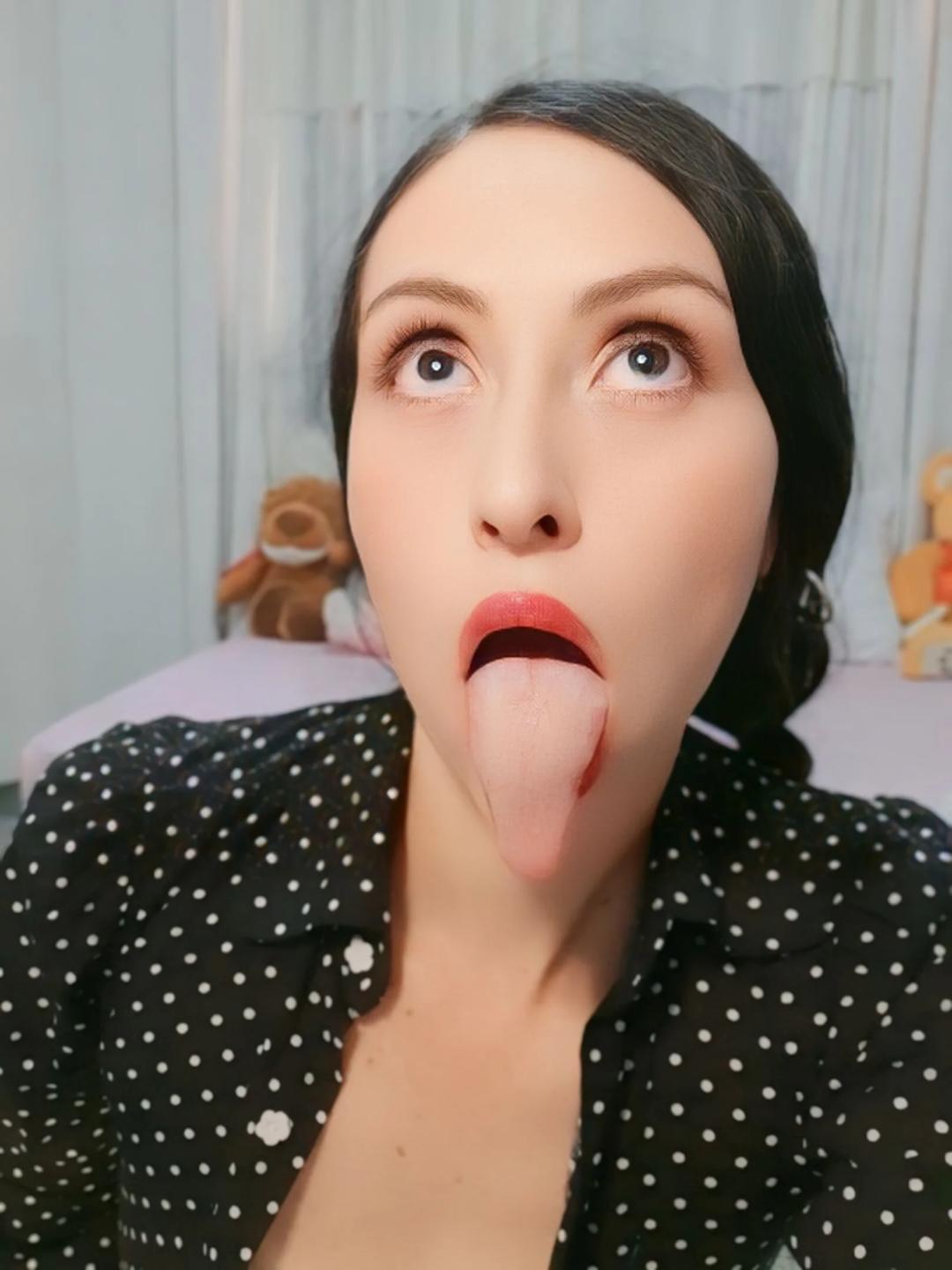 Image of cam model AliceRossiX from XloveCam