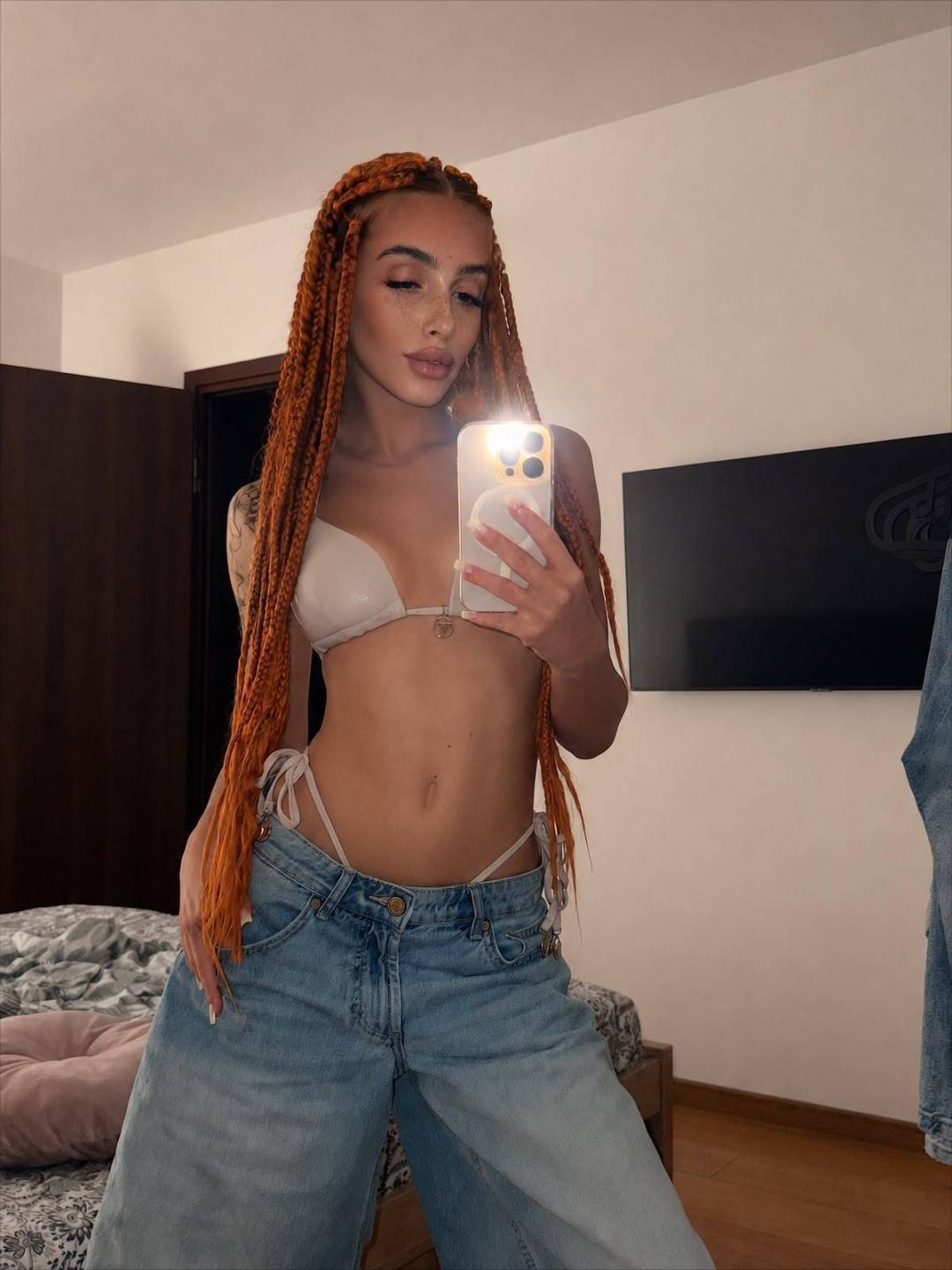 Image of cam model MarissaFex from XloveCam