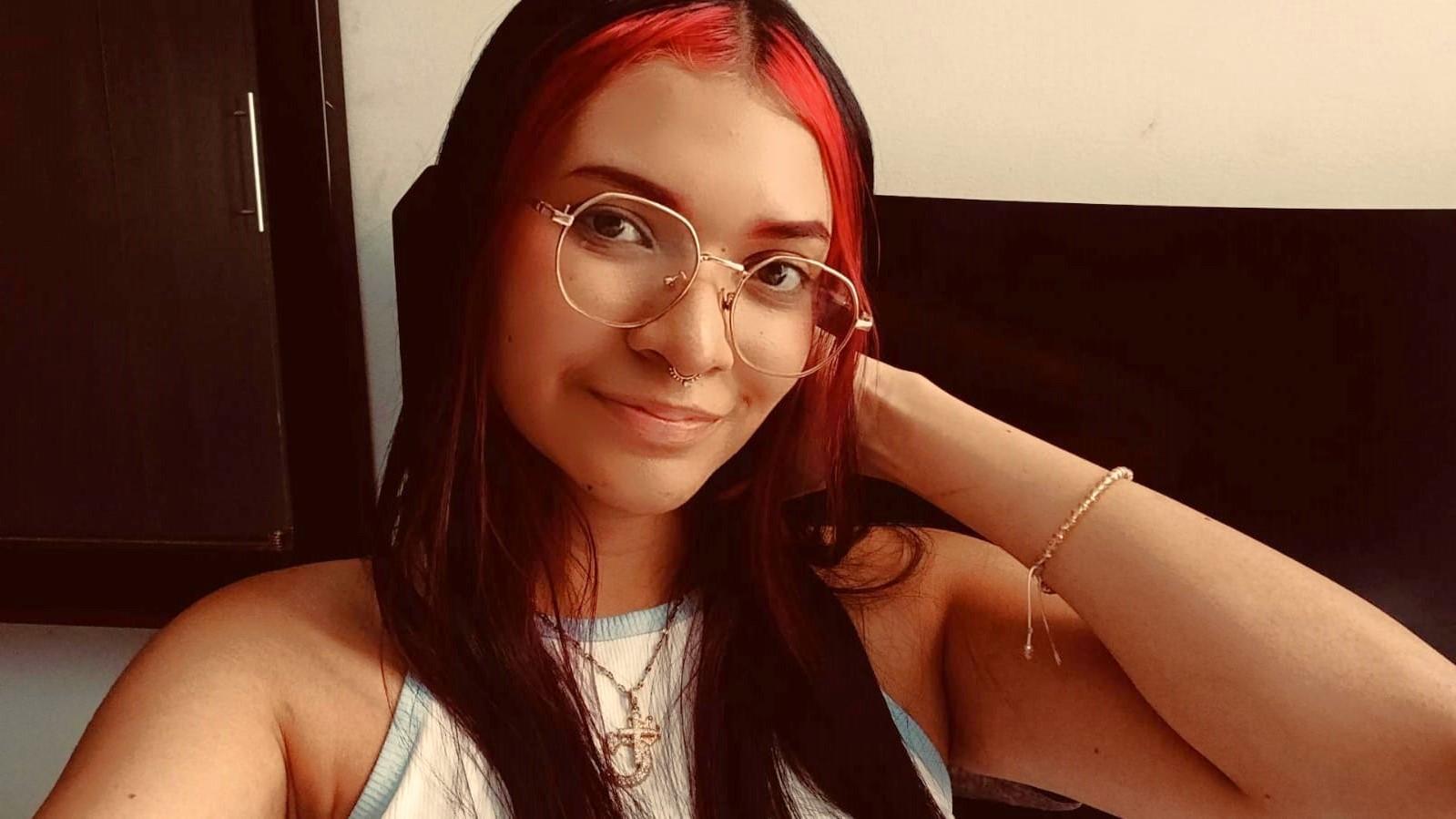 Image of cam model AriaRosel from XloveCam