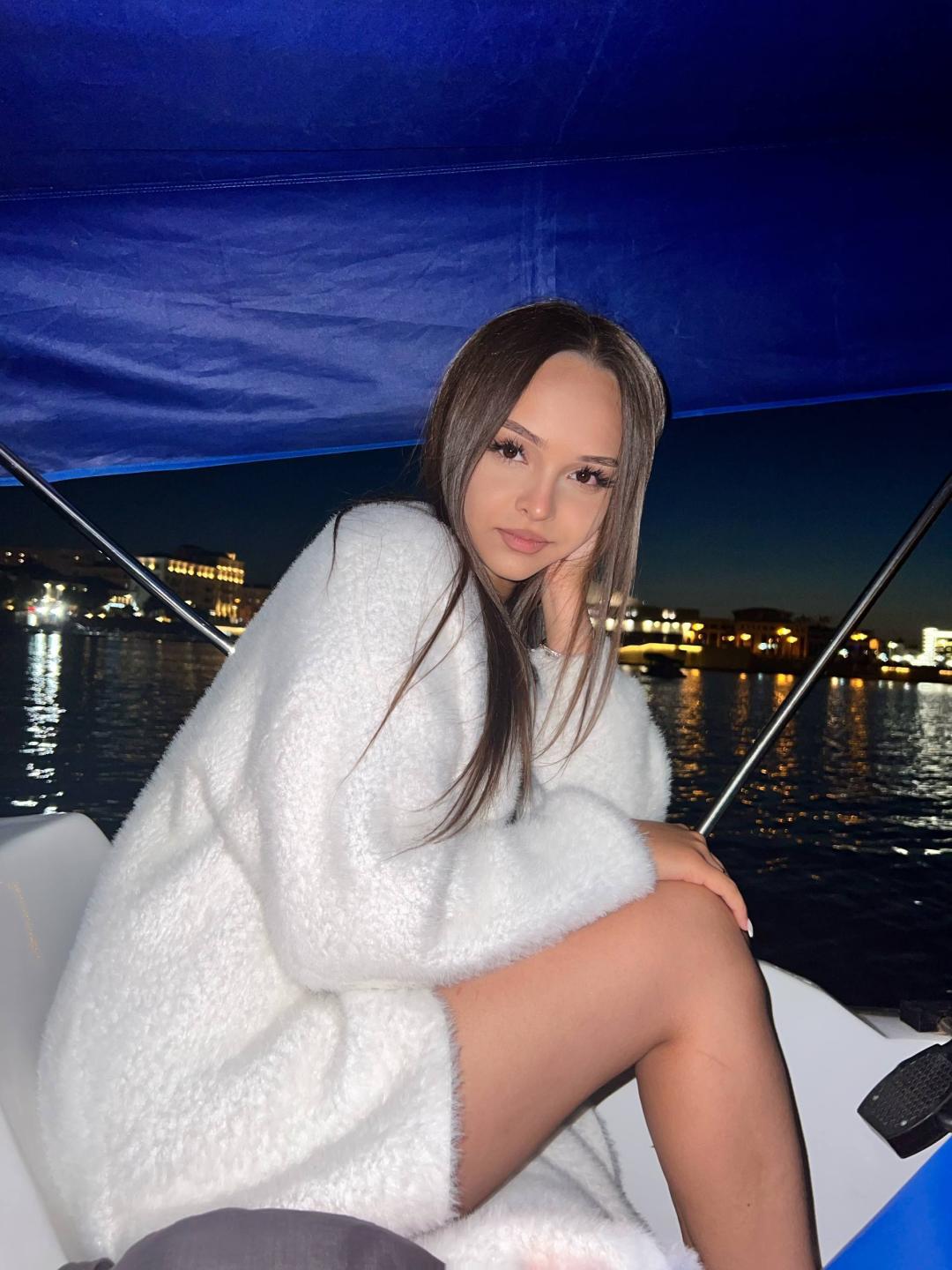 Image of cam model TawnyaKaczmarski from XloveCam