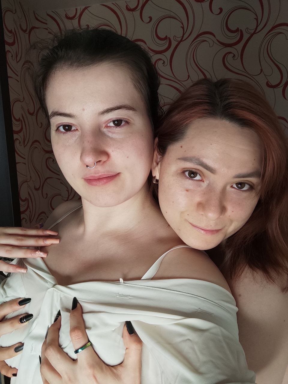 Image of cam model LeonoraGrego from XloveCam