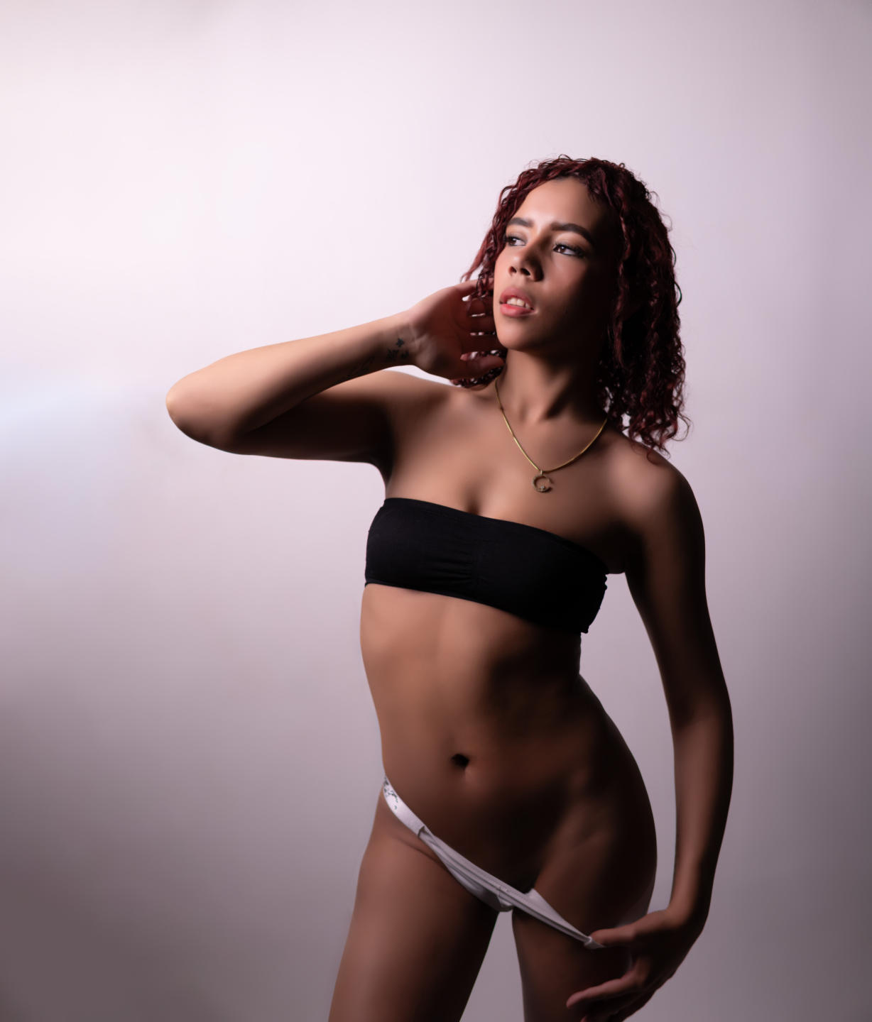 Image of cam model ValeryMartinez from XloveCam