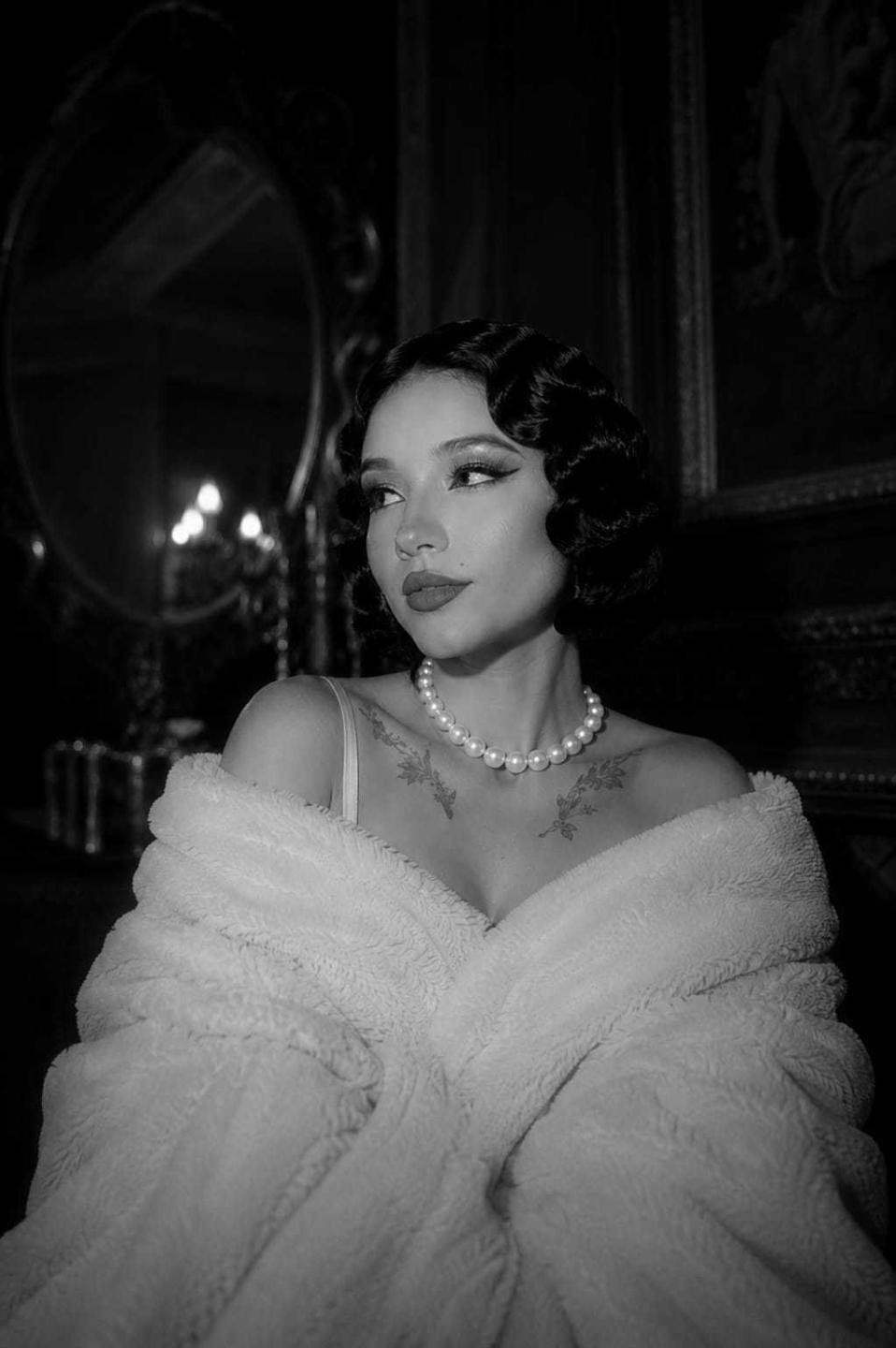 Image of cam model CelesteOcampo from XloveCam