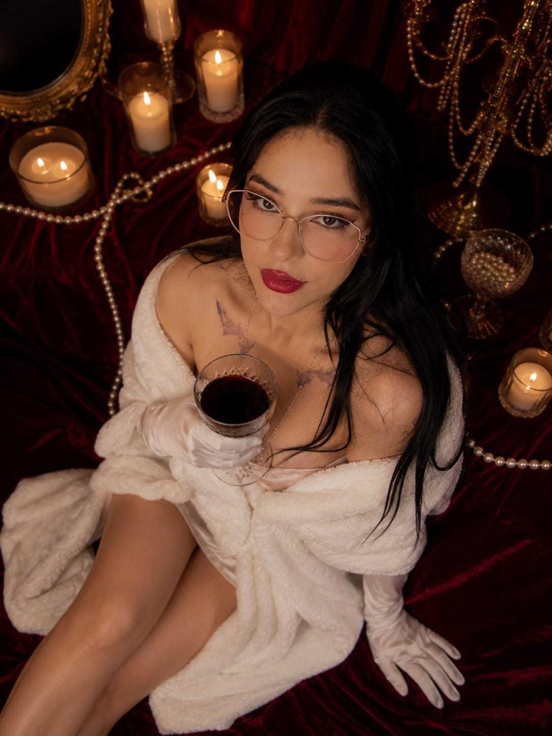 Image of cam model CelesteOcampo from XloveCam