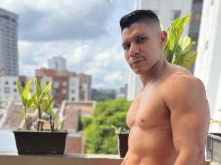 ErickSommer - Live sex cams model