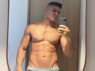 ErickSommer - Live sex cams model