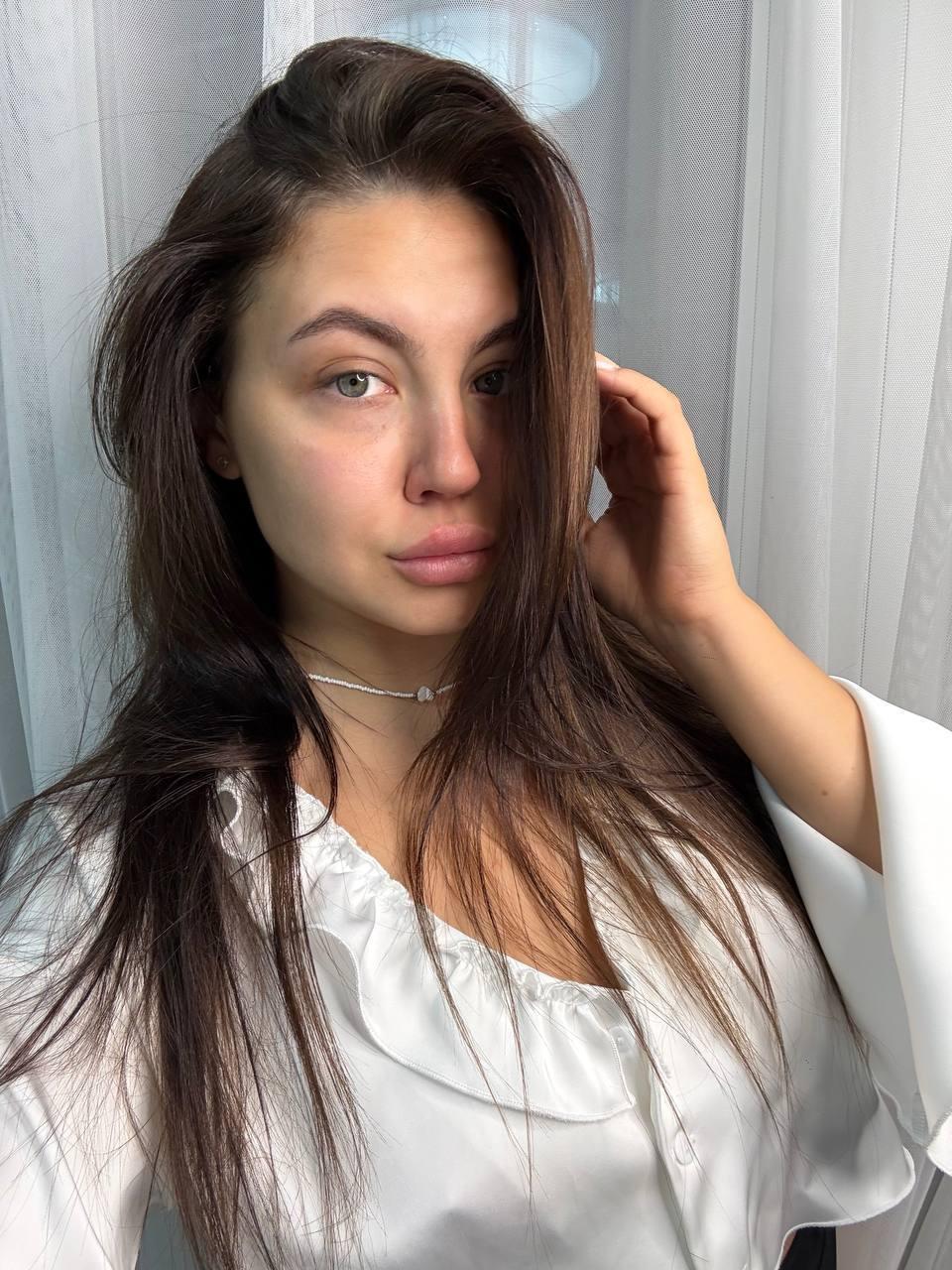 Image of cam model InesGueningsman from XloveCam