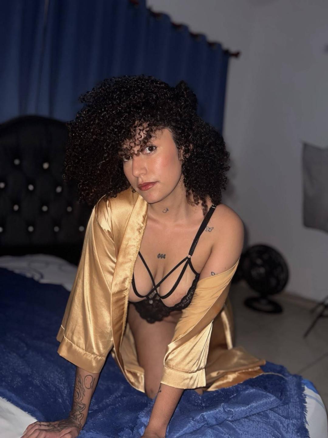 Image of cam model ScarlethVictoria from XloveCam