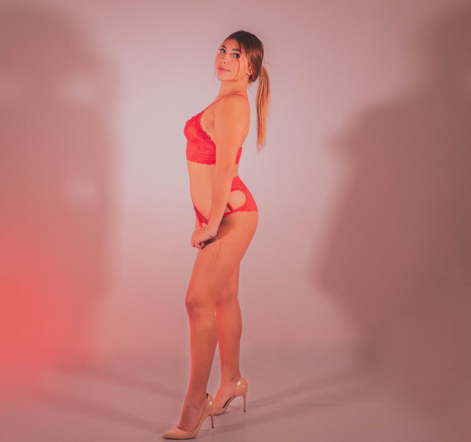 Image of cam model VaniaRizzo from XloveCam