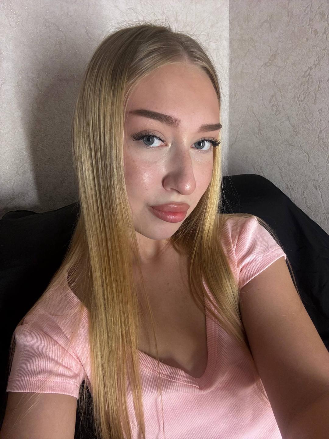 Image of cam model JoetteShigeta from XloveCam