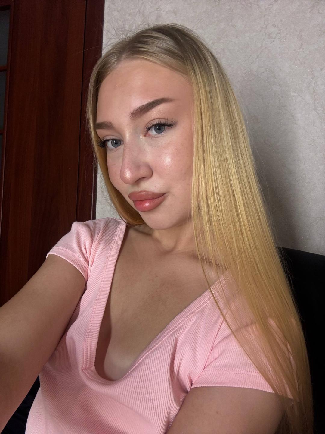 Image of cam model JoetteShigeta from XloveCam