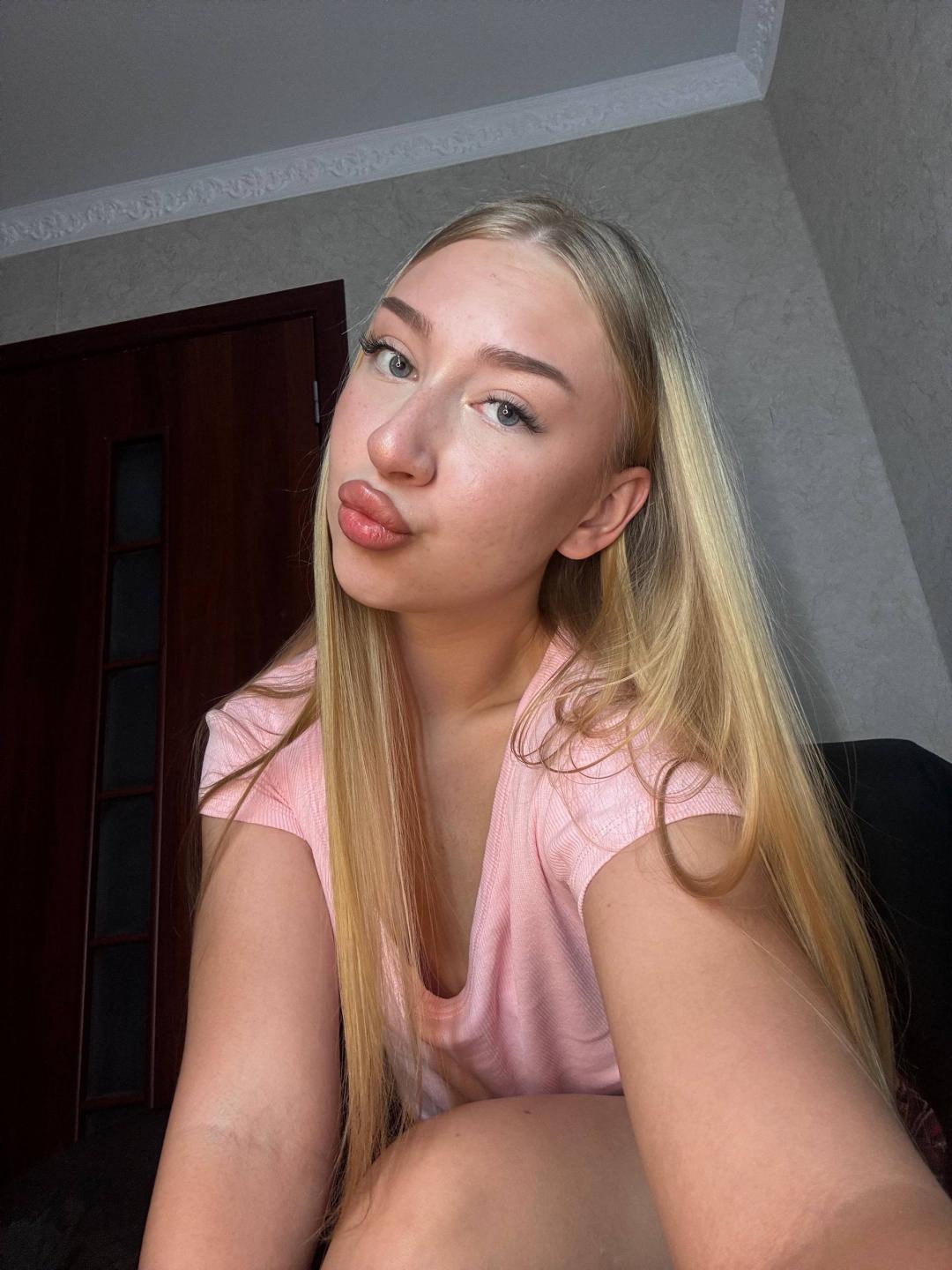 Image of cam model JoetteShigeta from XloveCam