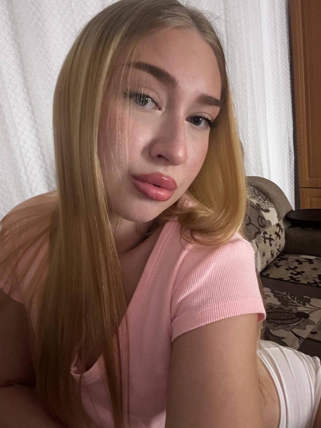 Image of cam model JoetteShigeta from XloveCam