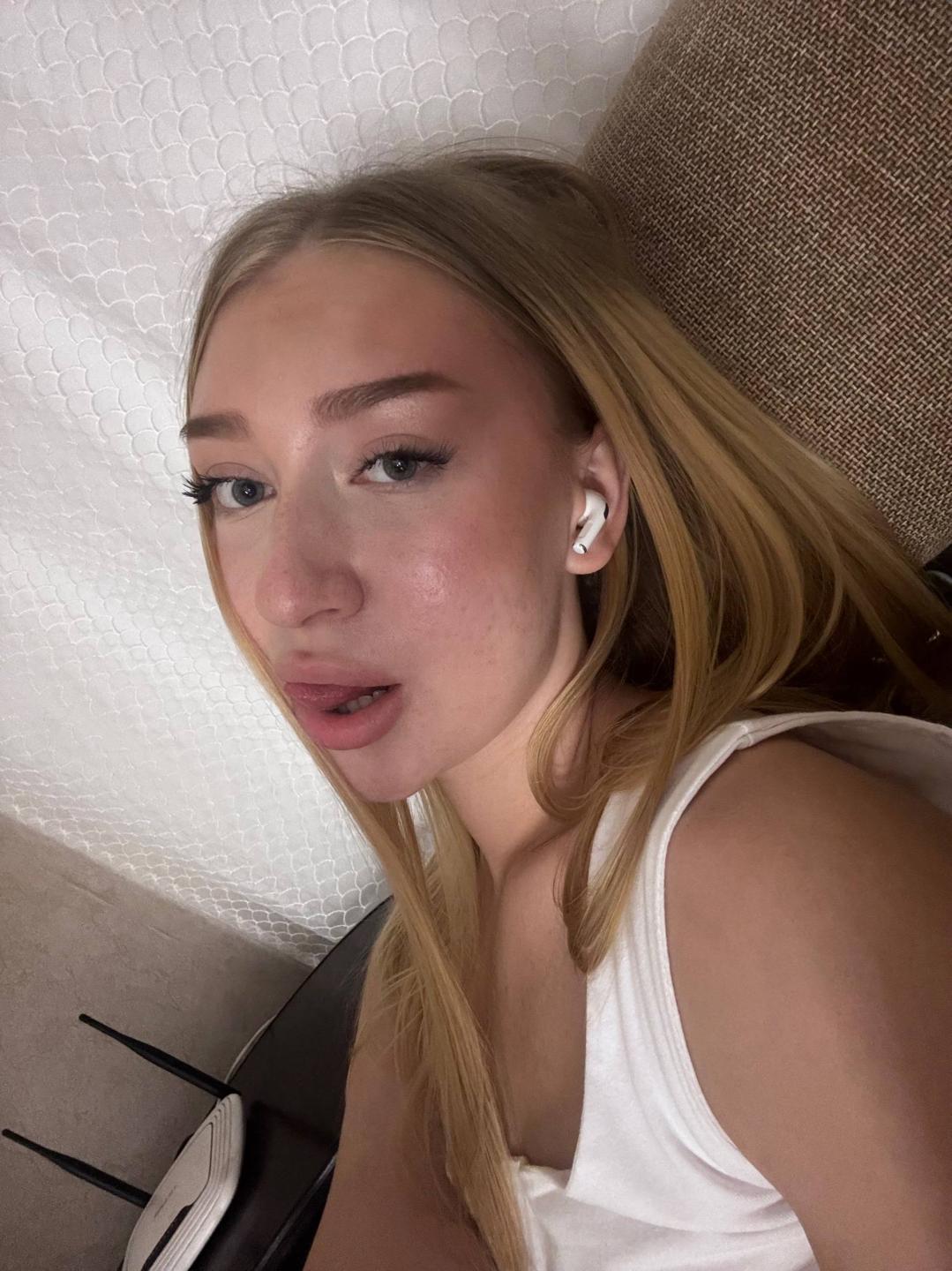 Image of cam model JoetteShigeta from XloveCam