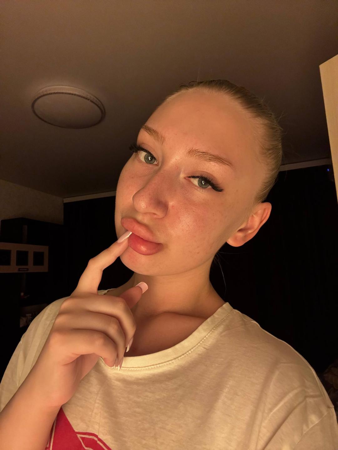 Image of cam model JoetteShigeta from XloveCam