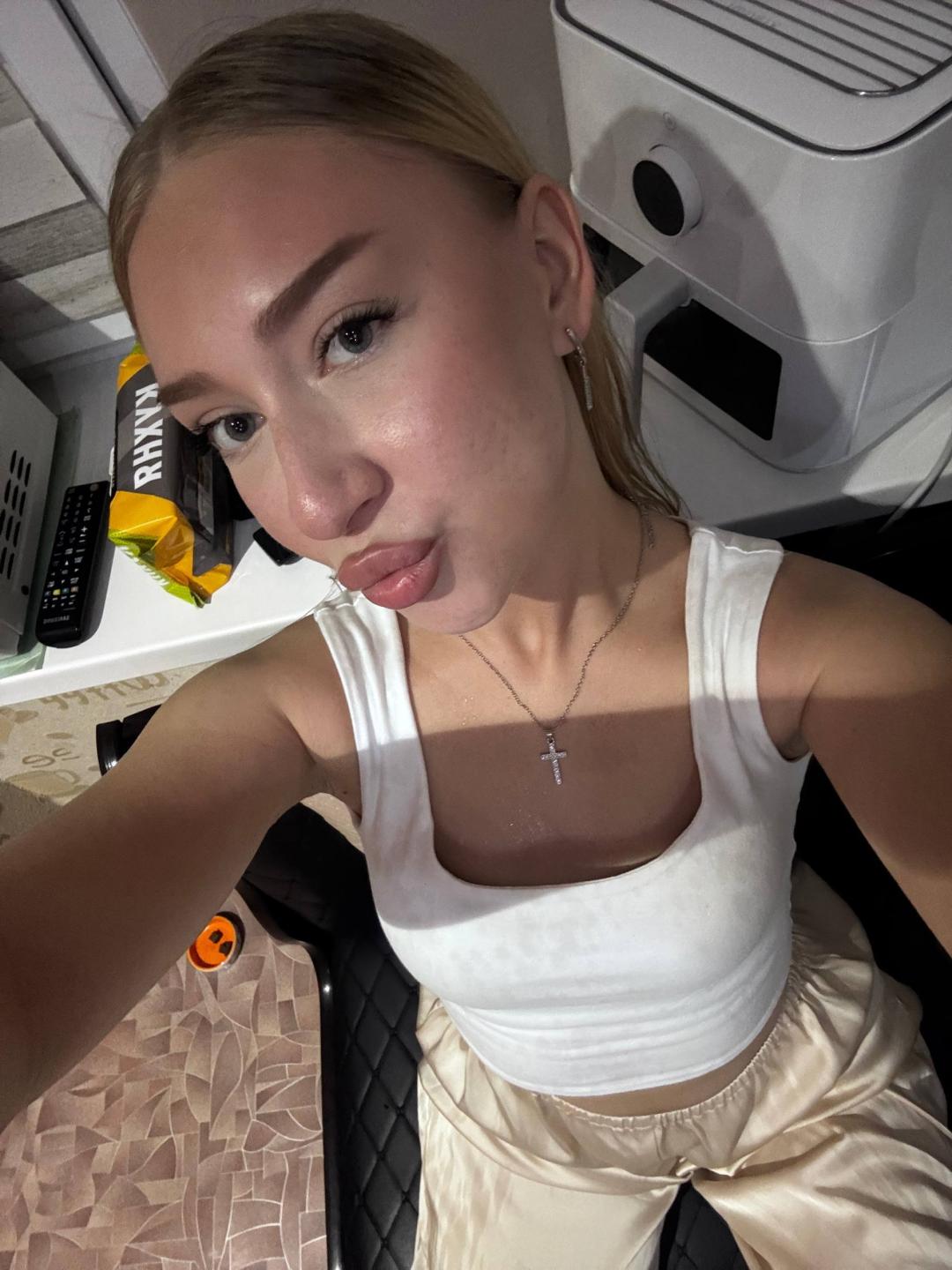 Image of cam model JoetteShigeta from XloveCam