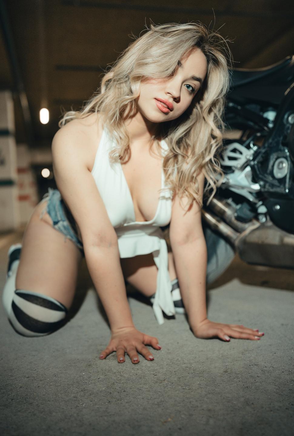 Image of cam model LinaMur from XloveCam