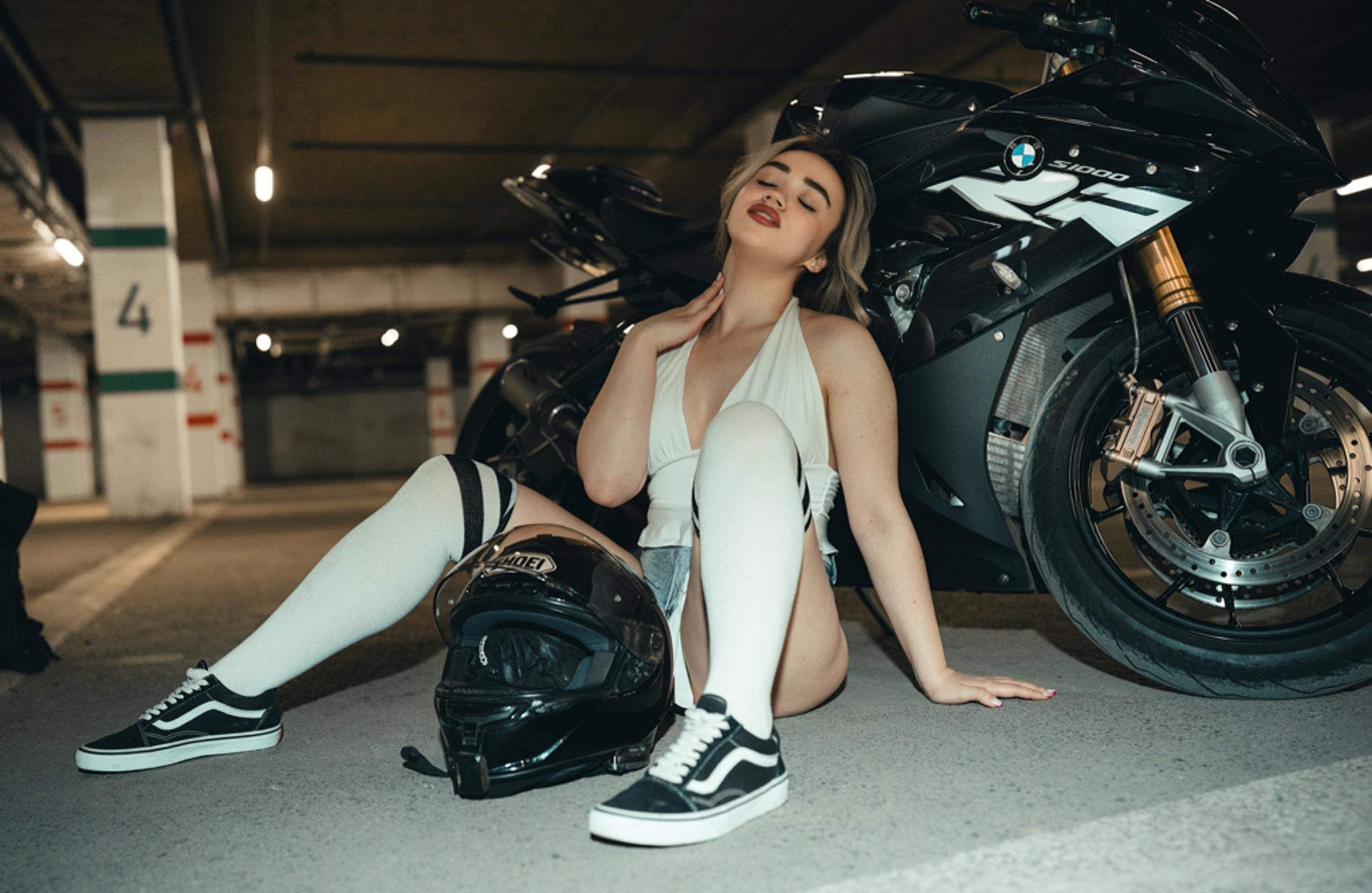 Image of cam model LinaMur from XloveCam