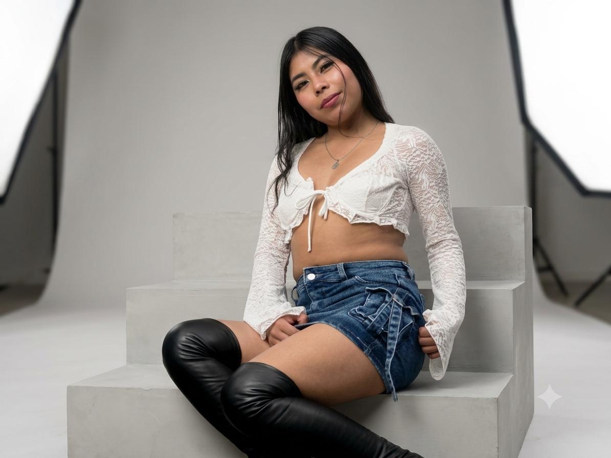 Image of cam model CataMoreno from XloveCam