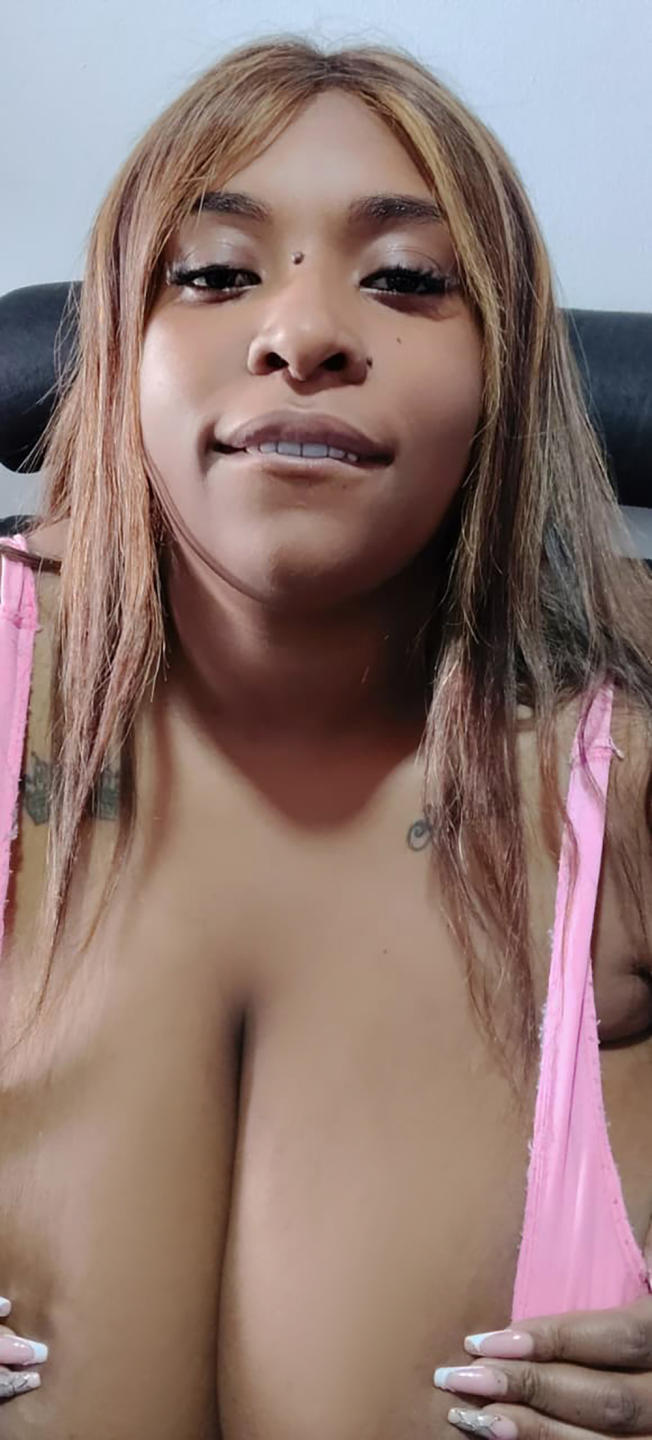 Image of cam model NatyLm from XloveCam