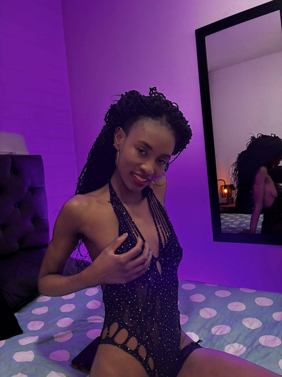 Image of cam model CandyCross from XloveCam