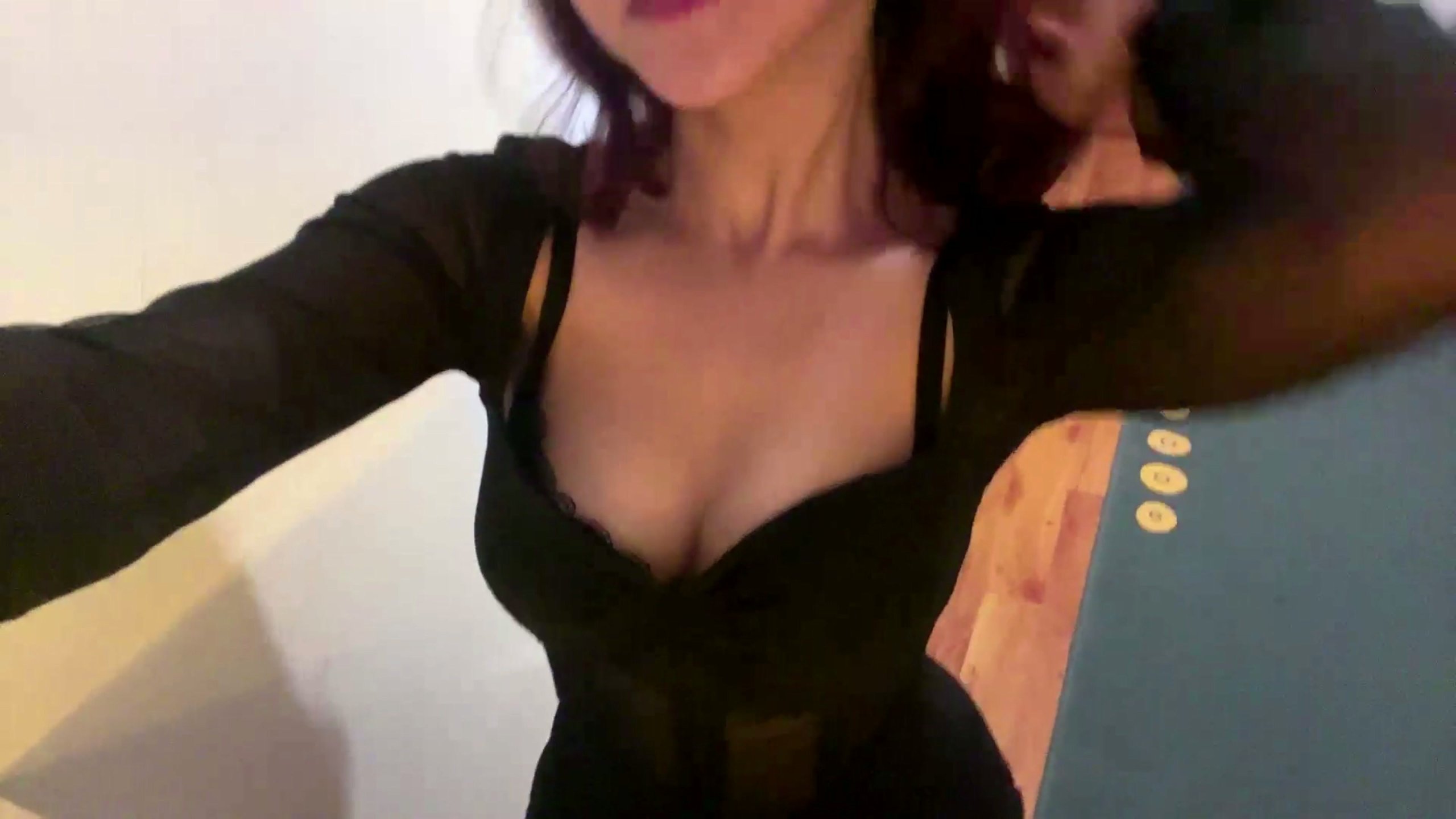 Image of cam model ElbaHuppenbauer from XloveCam