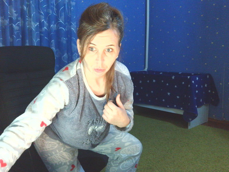 Image of cam model LoveisHt from XloveCam