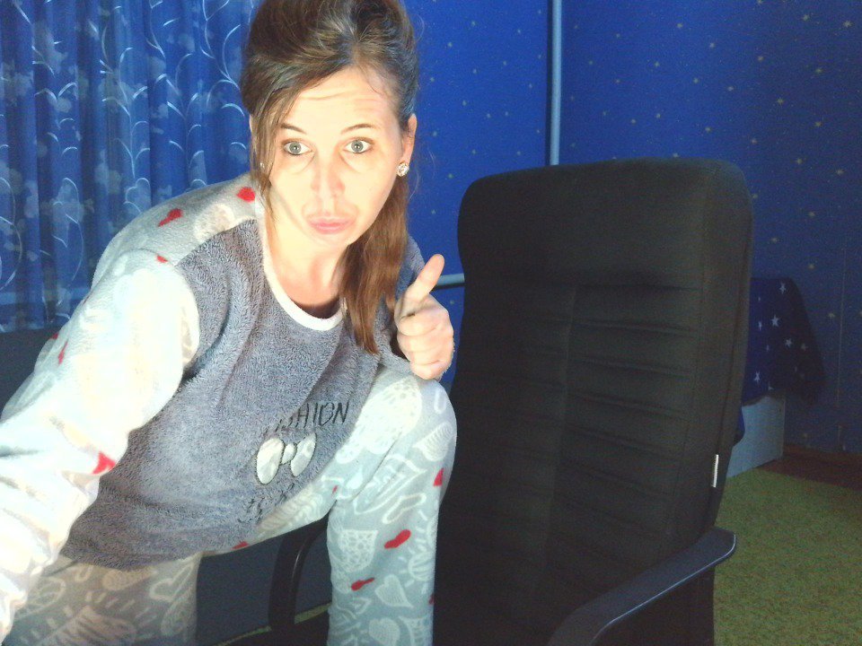 Image of cam model LoveisHt from XloveCam