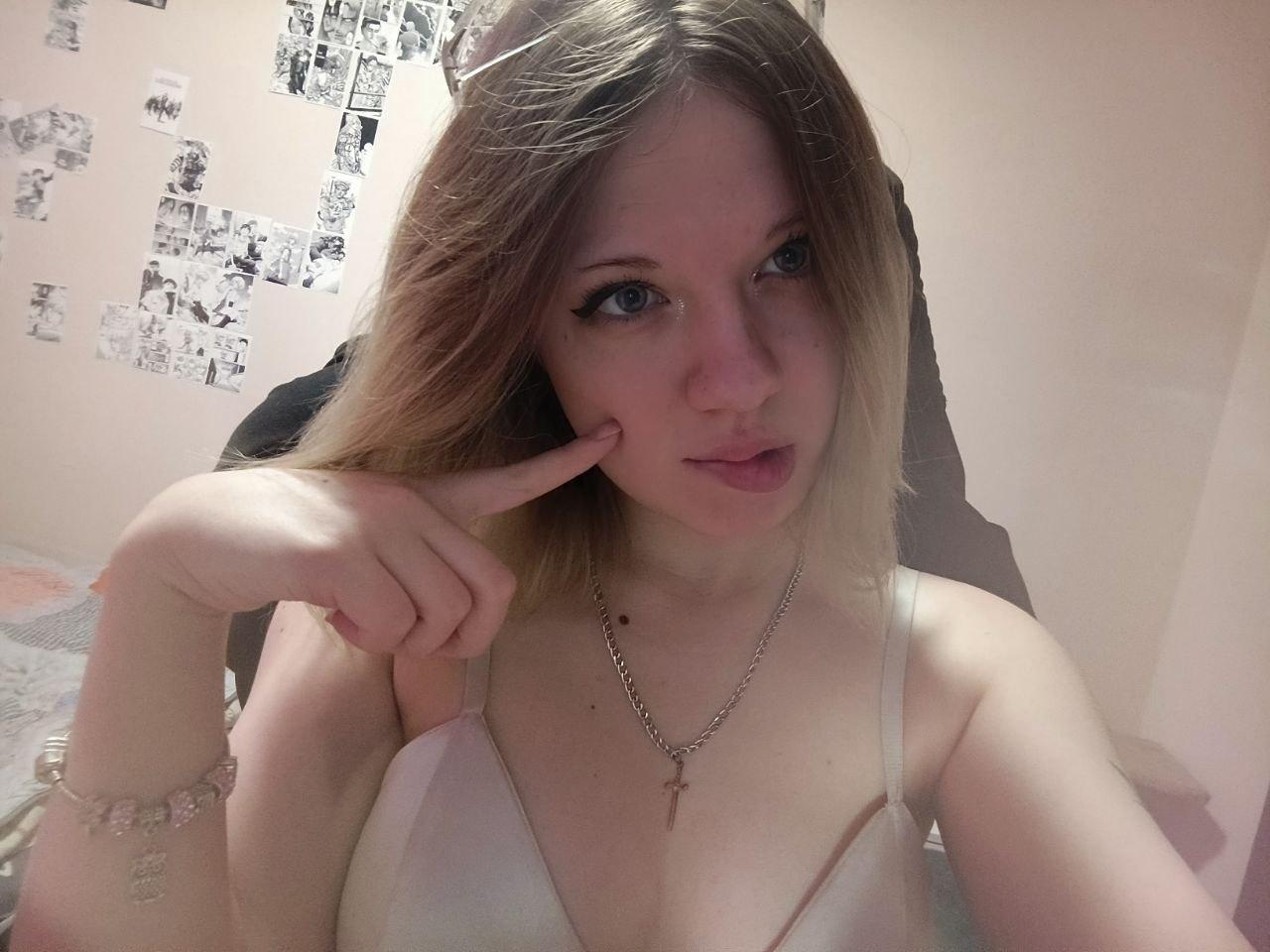 Image of cam model TameshaSchrimpf from XloveCam