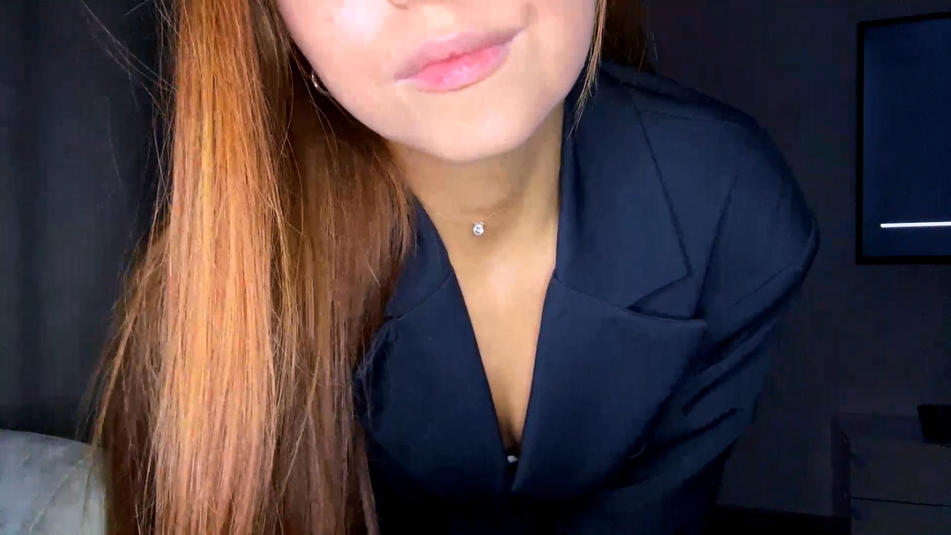 Image of cam model LuanneKadri from XloveCam
