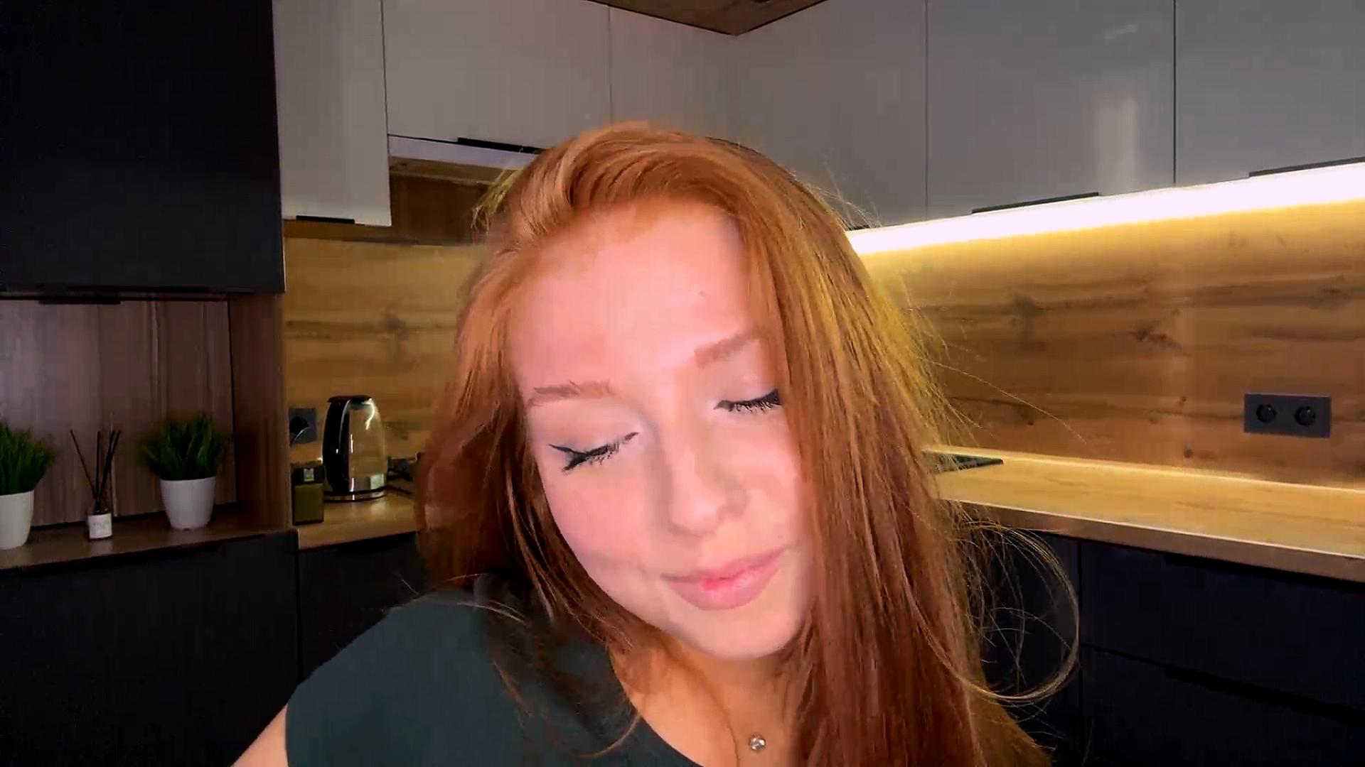 Image of cam model LuanneKadri from XloveCam