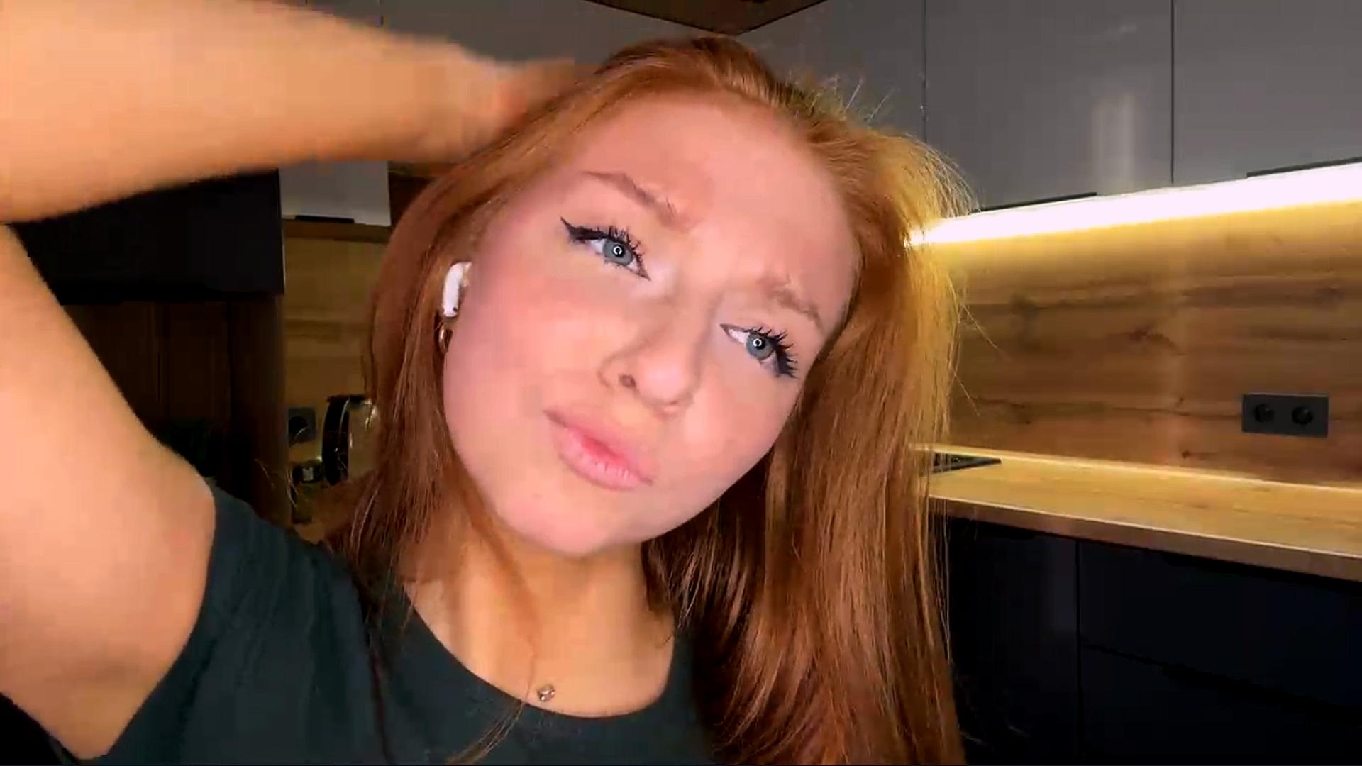 Image of cam model LuanneKadri from XloveCam