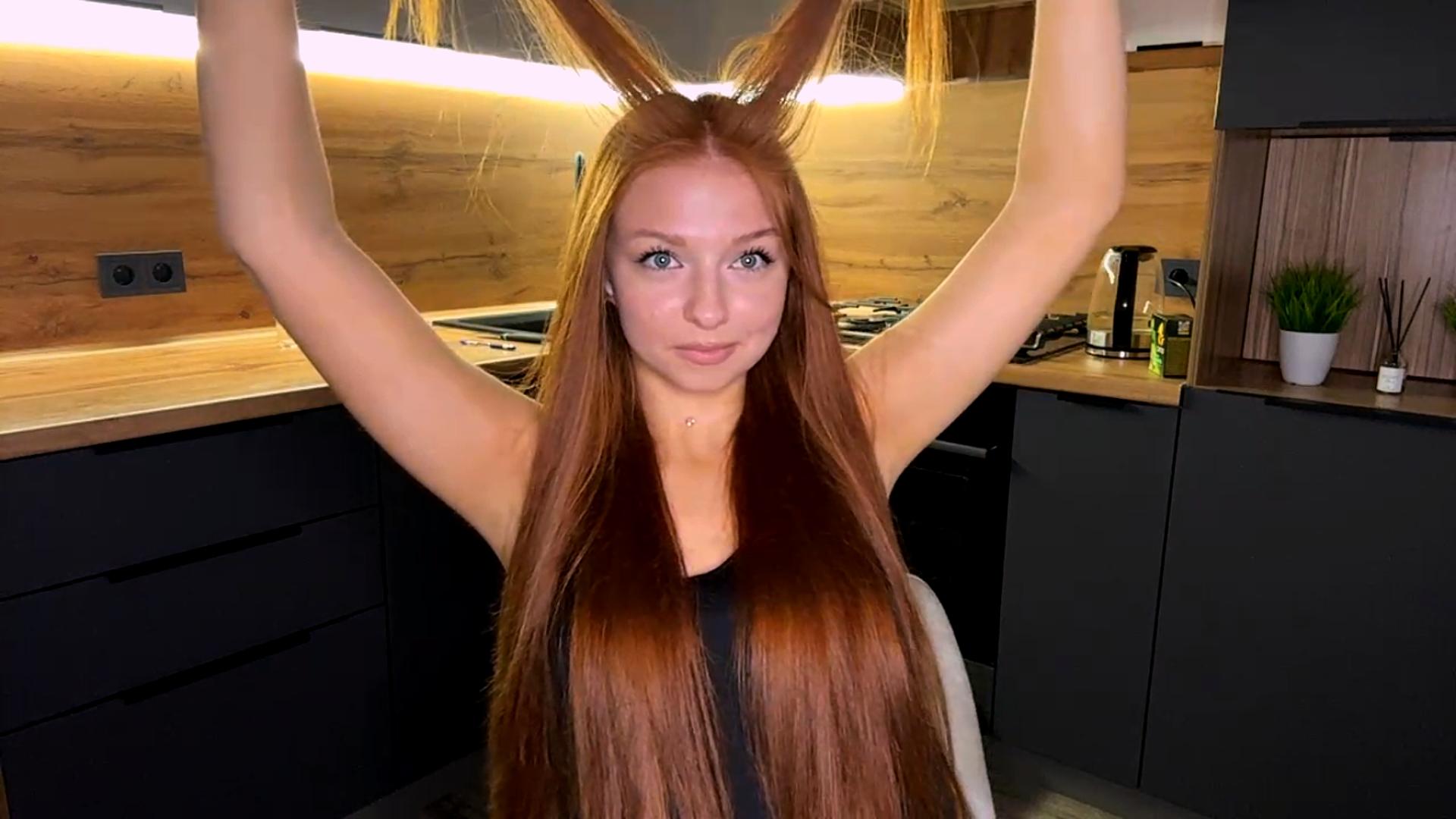 Image of cam model LuanneKadri from XloveCam