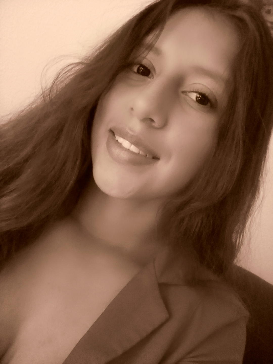 Image of cam model ArenaPeeachs from XloveCam