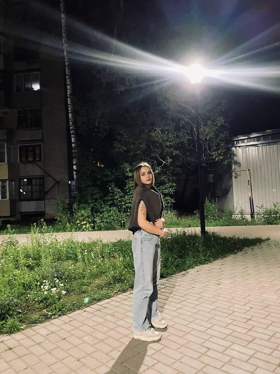 Image of cam model ShannanVasmadjides from XloveCam