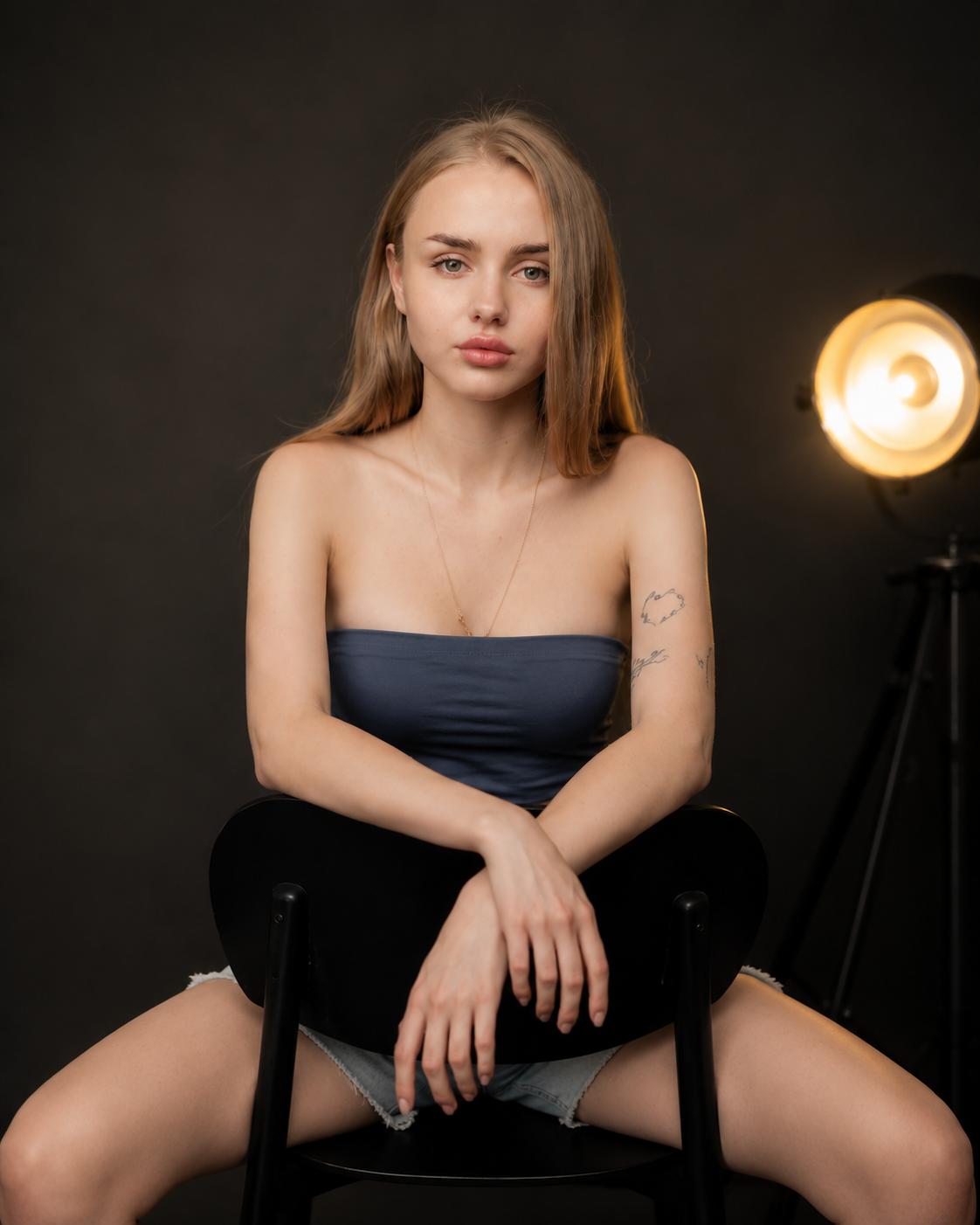 Image of cam model ShannanVasmadjides from XloveCam